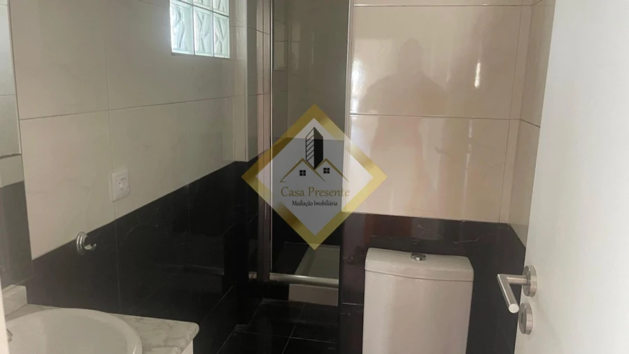 Apartamento T3 para Venda em Mafamude e Vilar do Paraíso Foto 8