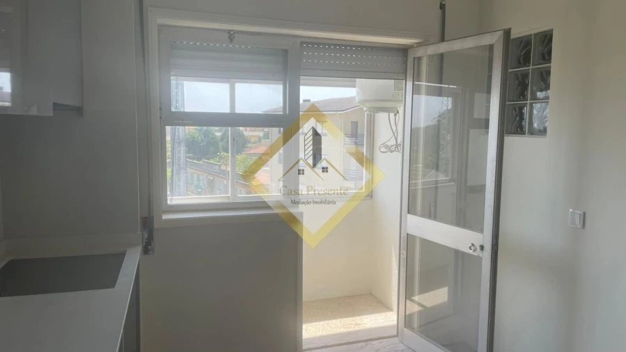 Apartamento T3 para Venda em Mafamude e Vilar do Paraíso Foto 2