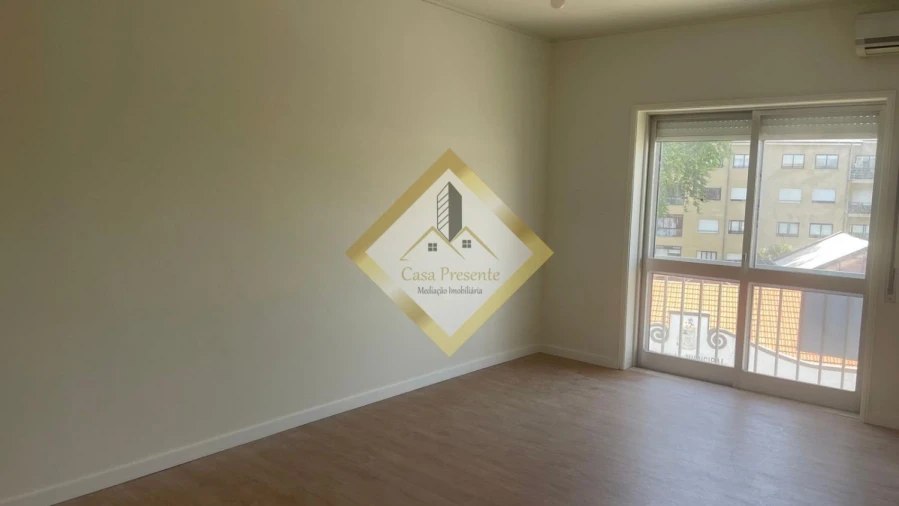 Apartamento T3 para Venda em Mafamude e Vilar do Paraíso Foto 11