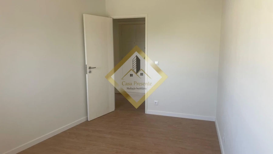 Apartamento T3 para Venda em Mafamude e Vilar do Paraíso Foto 14