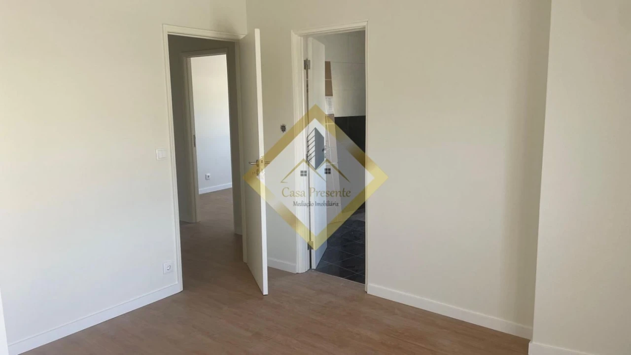 Apartamento T3 para Venda em Mafamude e Vilar do Paraíso Foto 17