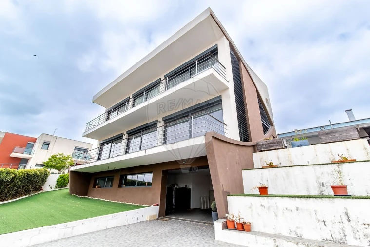 Moradia T4 para Venda em Ponte do Rol