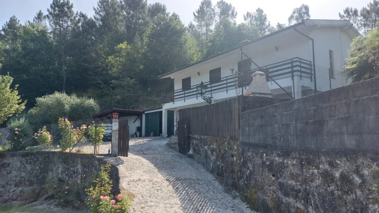 Moradia T3 para Venda em Guilhofrei Foto 1