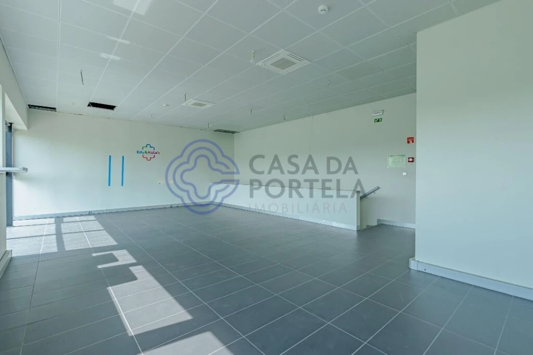 Armazém para Arrendamento em Castêlo da Maia Foto 25