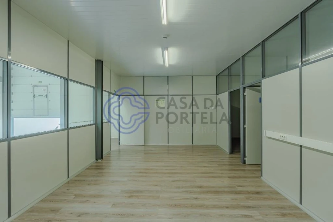 Armazém para Arrendamento em Castêlo da Maia Foto 16