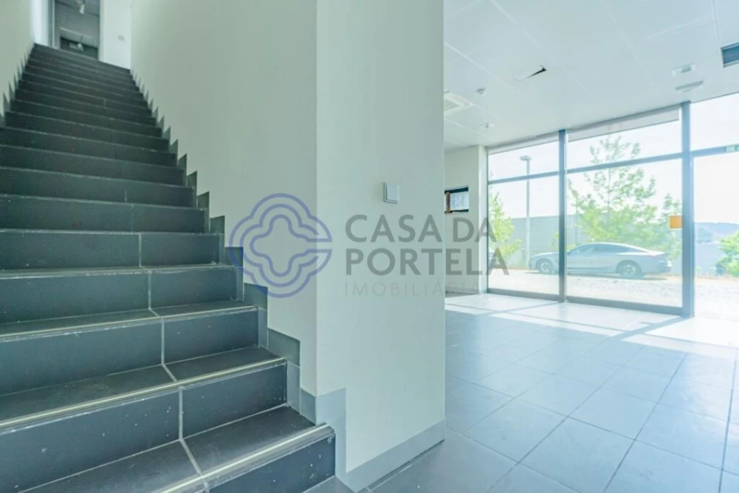 Armazém para Arrendamento em Castêlo da Maia Foto 27