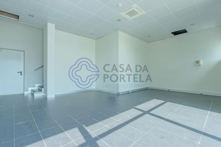Armazém para Arrendamento em Castêlo da Maia Foto 23