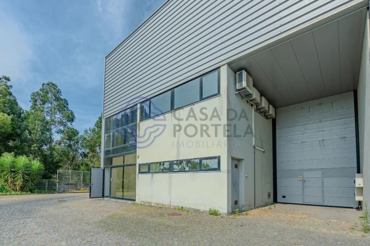 Armazém para Arrendamento em Castêlo da Maia Foto 5