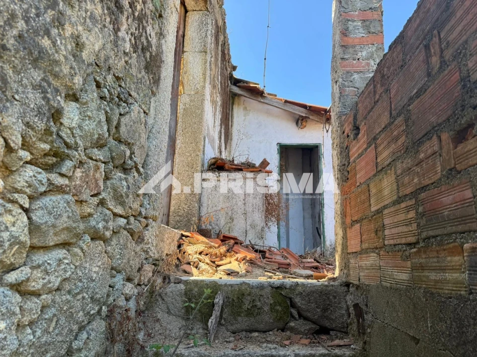 Prédio para Venda em Póvoa de Rio de Moinhos e Cafede Foto 8