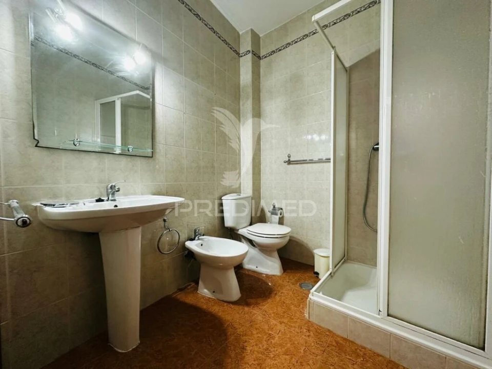 Moradia T2 para Venda em Assunção, Ajuda, Salvador e Santo Ildefonso Foto 10