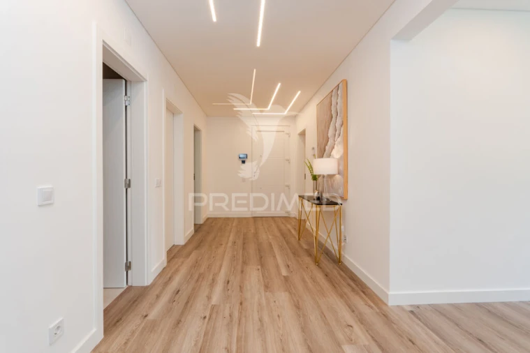 Moradia T4 para Venda em Charneca de Caparica e Sobreda Foto 13