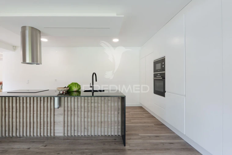 Moradia T4 para Venda em Charneca de Caparica e Sobreda Foto 12