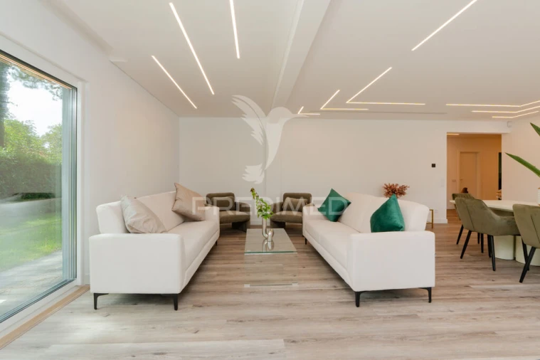 Moradia T4 para Venda em Charneca de Caparica e Sobreda Foto 5