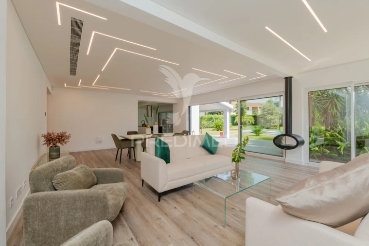 Moradia T4 para Venda em Charneca de Caparica e Sobreda Foto 6