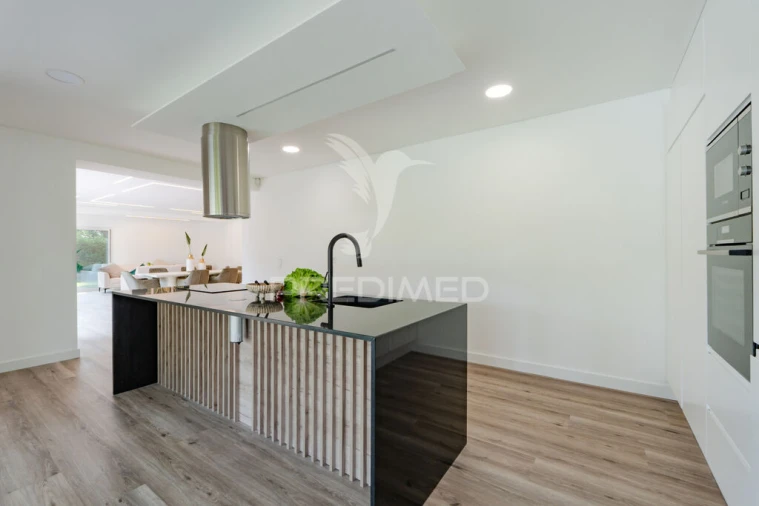 Moradia T4 para Venda em Charneca de Caparica e Sobreda Foto 10