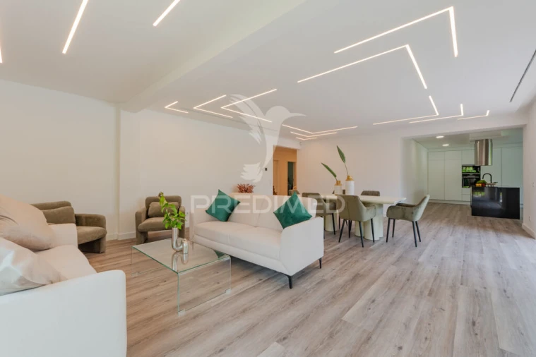 Moradia T4 para Venda em Charneca de Caparica e Sobreda Foto 4