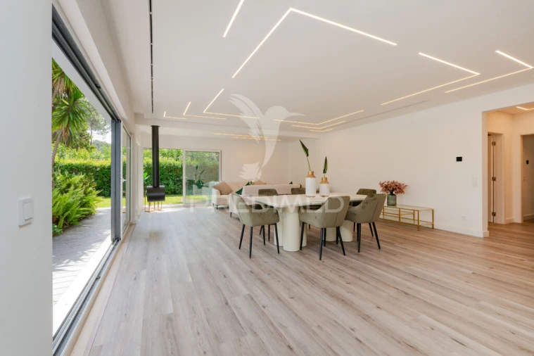 Moradia T4 para Venda em Charneca de Caparica e Sobreda Foto 3