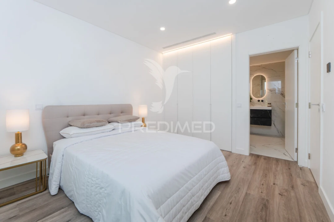 Moradia T4 para Venda em Charneca de Caparica e Sobreda Foto 16