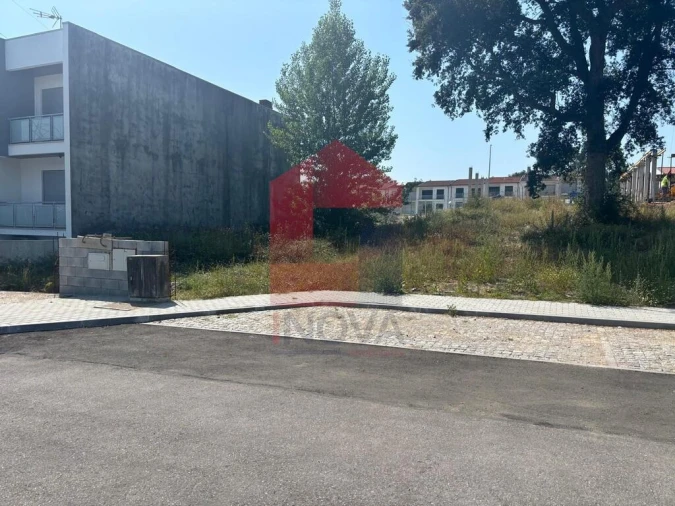 Moradia T3 para Venda em Soutelo Foto 11