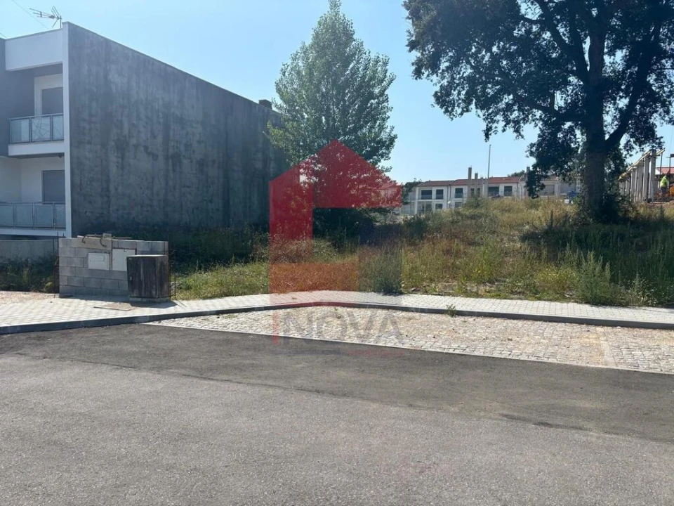 Moradia T3 para Venda em Soutelo Foto 11