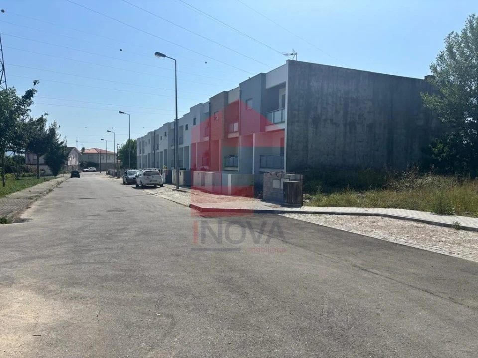 Moradia T3 para Venda em Soutelo Foto 17