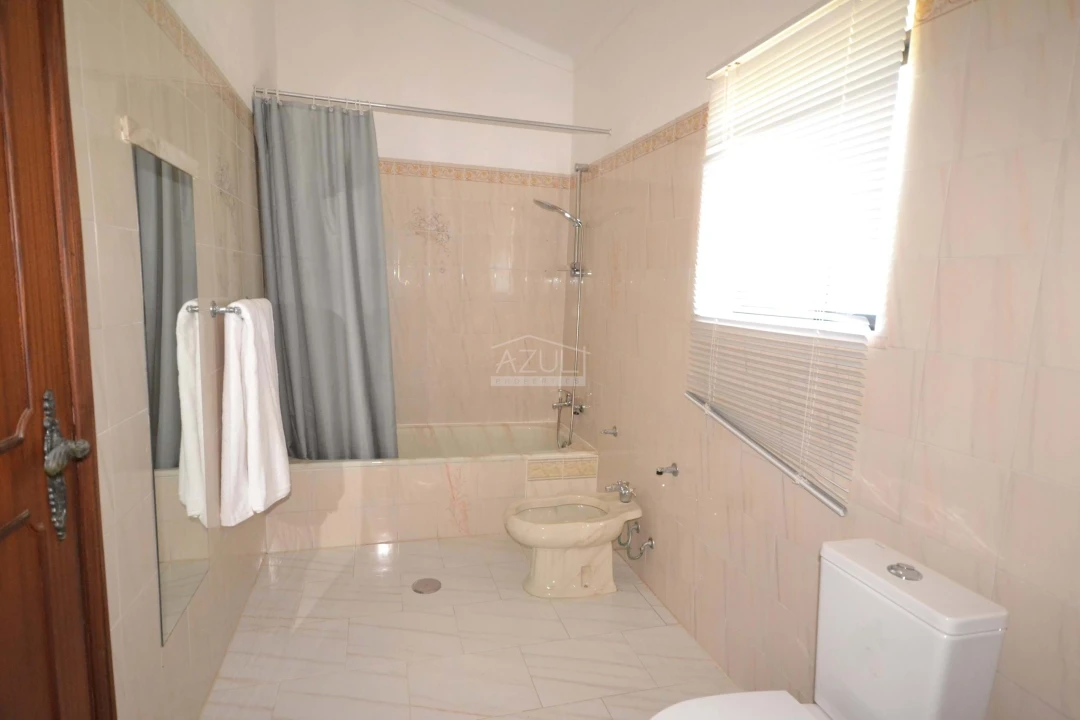 Moradia T4 para Venda em Boliqueime Foto 37