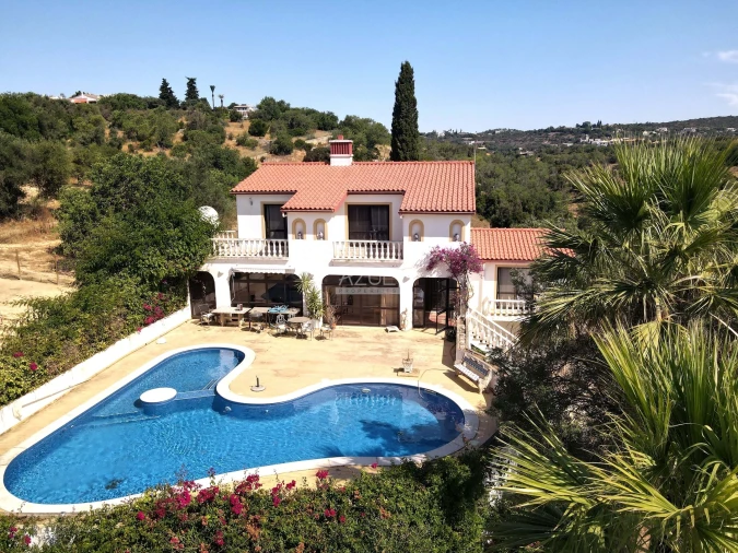 Moradia T4 para Venda em Boliqueime Foto 1