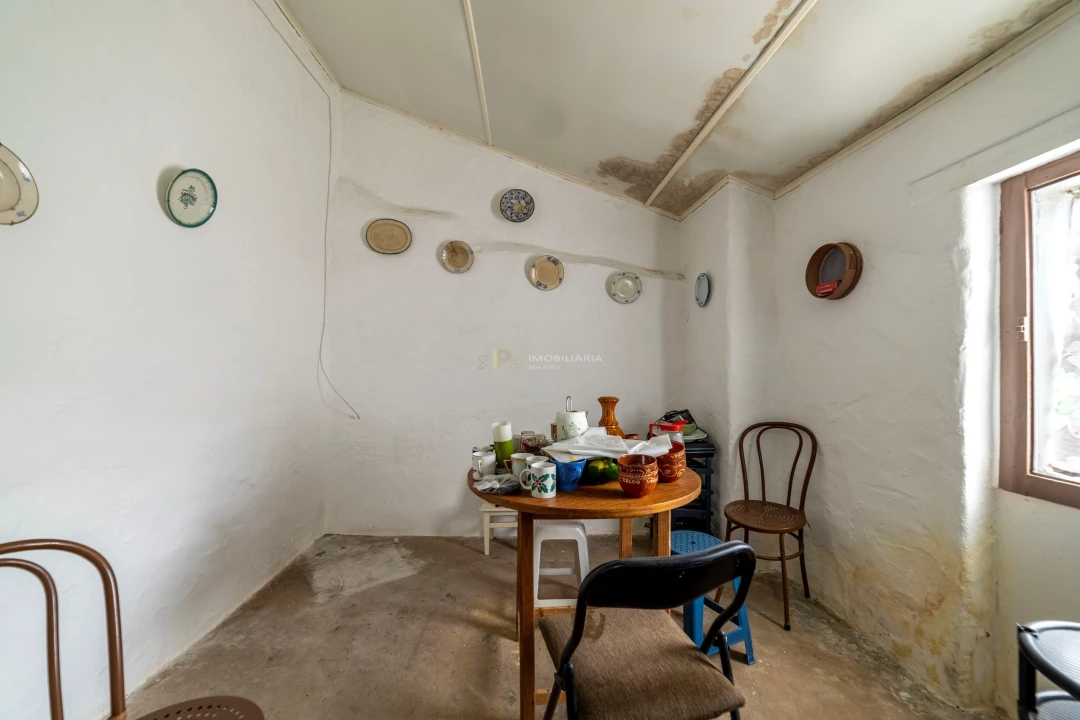 Moradia T4 para Venda em Alcanhões Foto 16