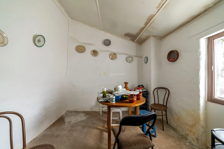 Moradia T4 para Venda em Alcanhões Foto 16