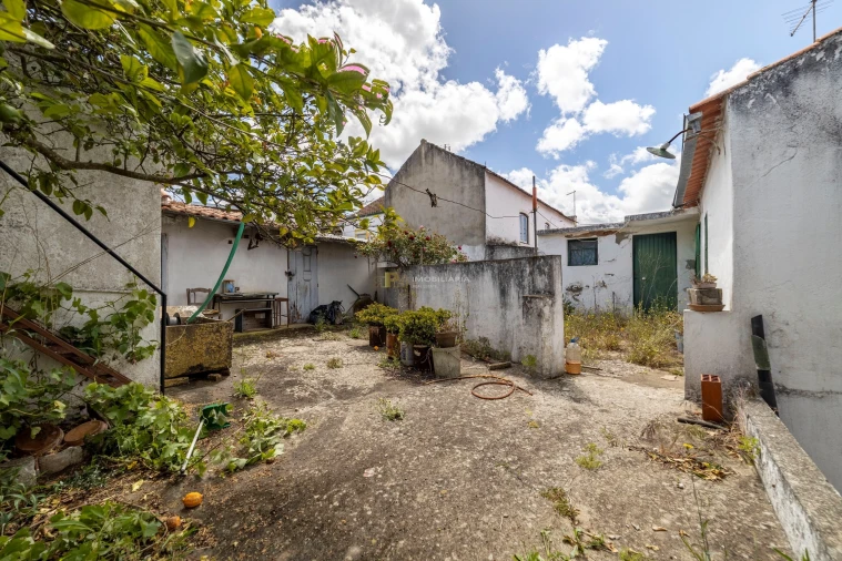 Moradia T4 para Venda em Alcanhões Foto 8