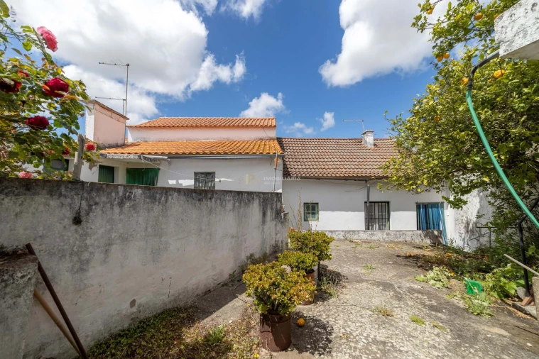 Moradia T4 para Venda em Alcanhões Foto 10