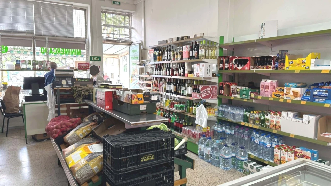 Negócio para Arrendamento em Falagueira-Venda Nova Foto 1