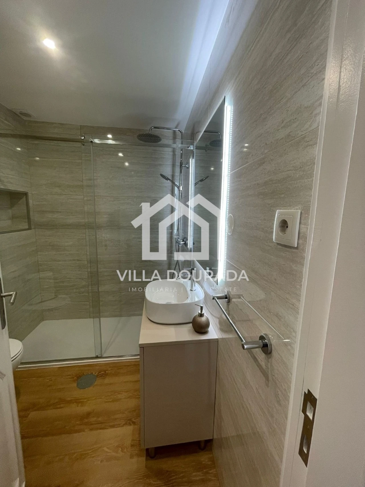 Apartamento T3 para Arrendamento em Santa Marinha e São Pedro da Afurada Foto 13