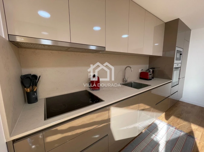 Apartamento T3 para Arrendamento em Santa Marinha e São Pedro da Afurada Foto 1