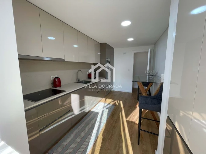 Apartamento T3 para Arrendamento em Santa Marinha e São Pedro da Afurada Foto 2