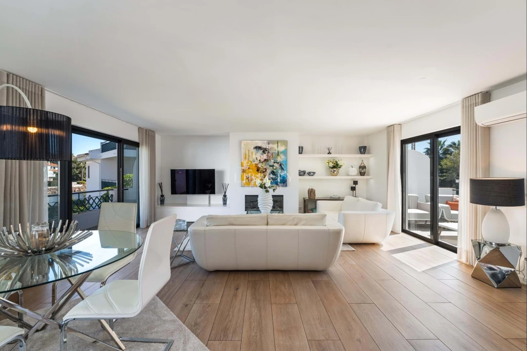 Apartamento T2 para Venda em Almancil Foto 12