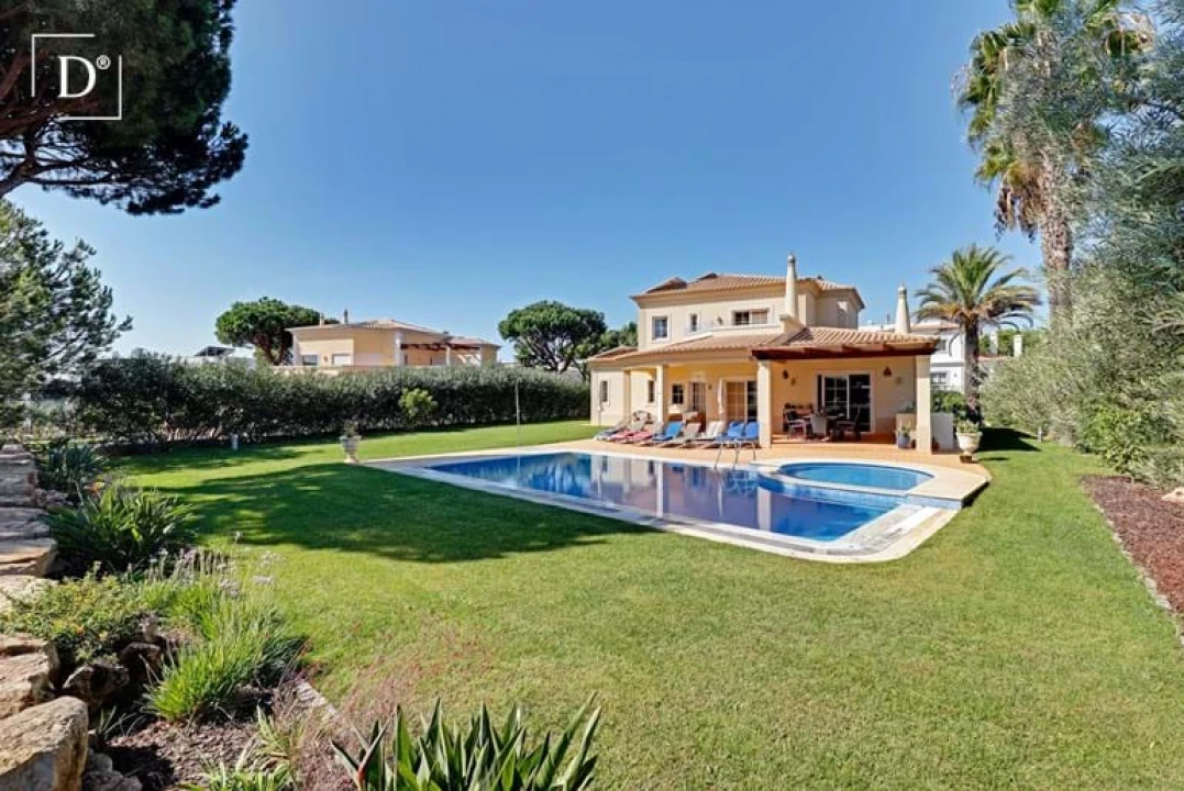 Moradia T4 para Venda em Loule (São Clemente) Foto 9