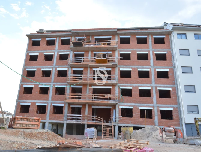 Apartamento T3 para Venda em Sé, Santa Maria e Meixedo Foto 1