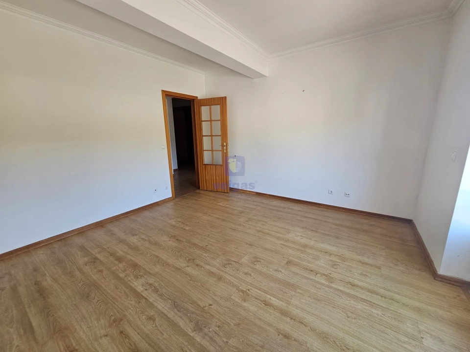 Apartamento T2 para Venda em Roliça Foto 3