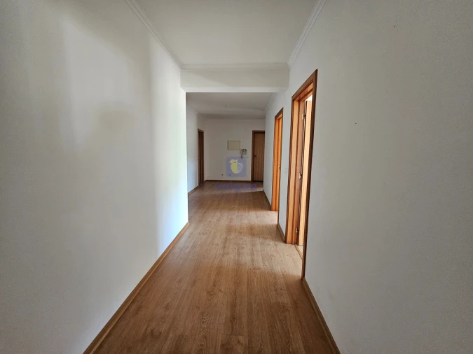 Apartamento T2 para Venda em Roliça Foto 4