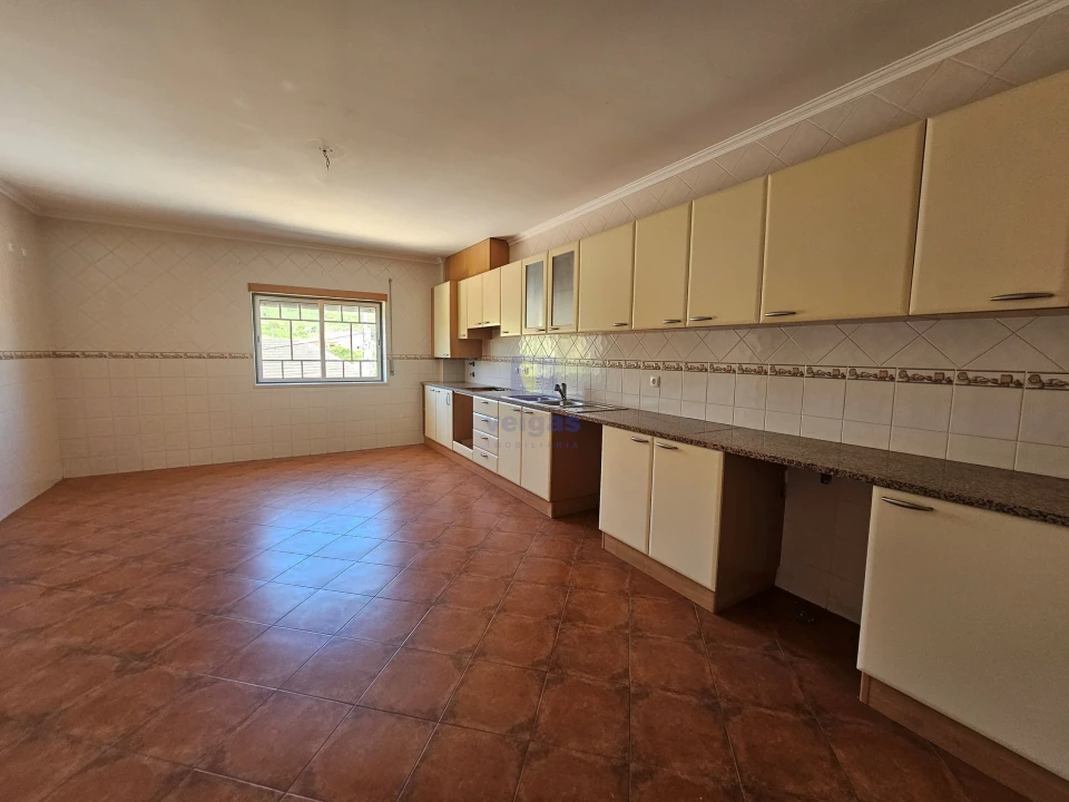 Apartamento T2 para Venda em Roliça Foto 5