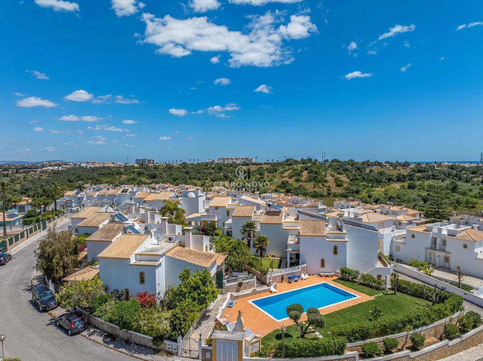 Moradia T2 para Venda em Albufeira e Olhos de Água Foto 33