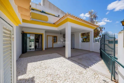 Moradia T2 para Venda em Albufeira e Olhos de Água