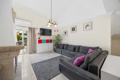 Moradia T2 para Venda em Albufeira e Olhos de Água