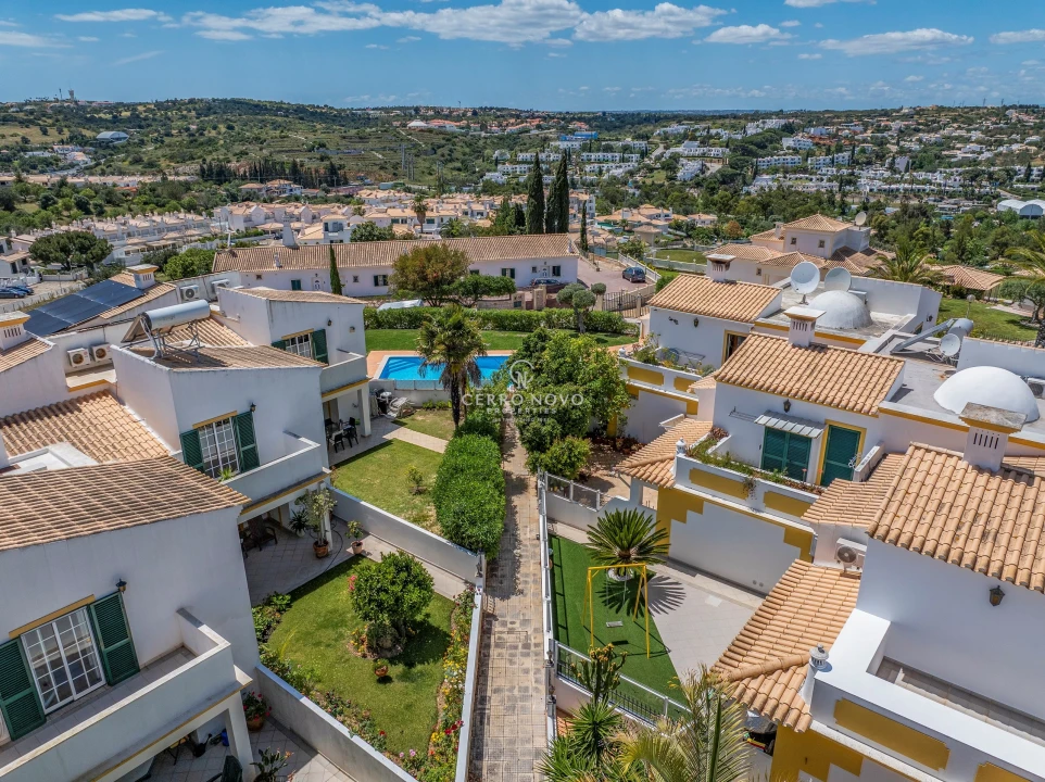 Moradia T2 para Venda em Albufeira e Olhos de Água Foto 28