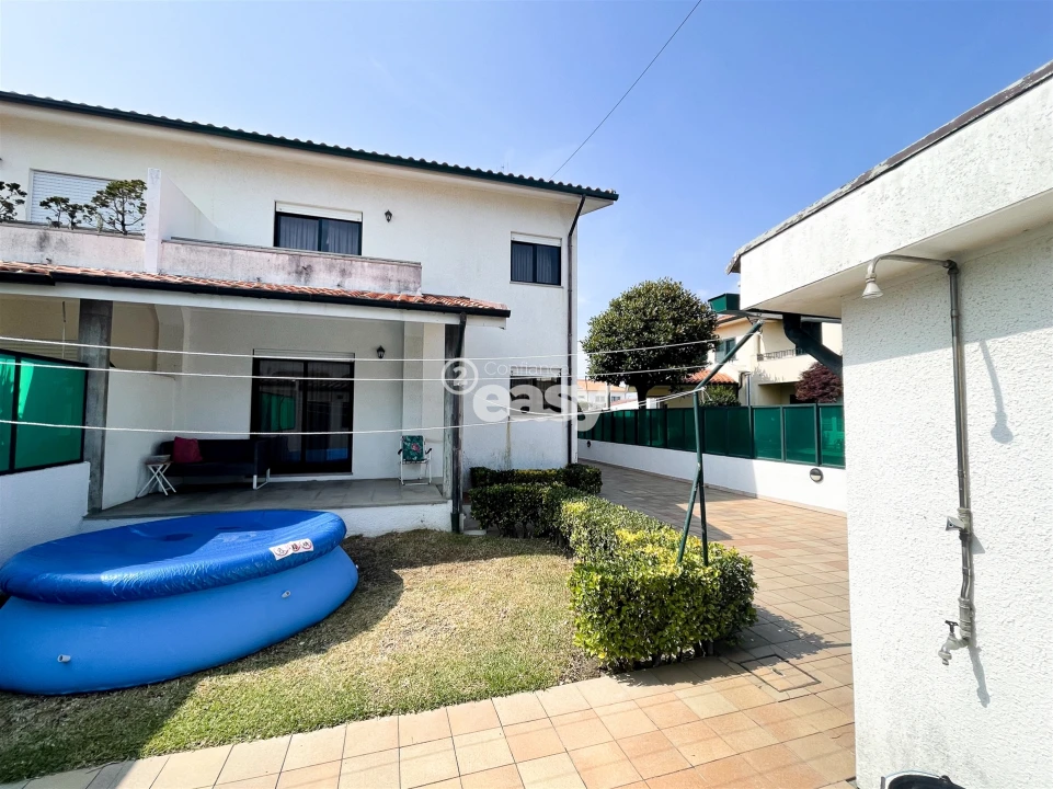 Moradia T5 para Venda em Arvore Foto 38