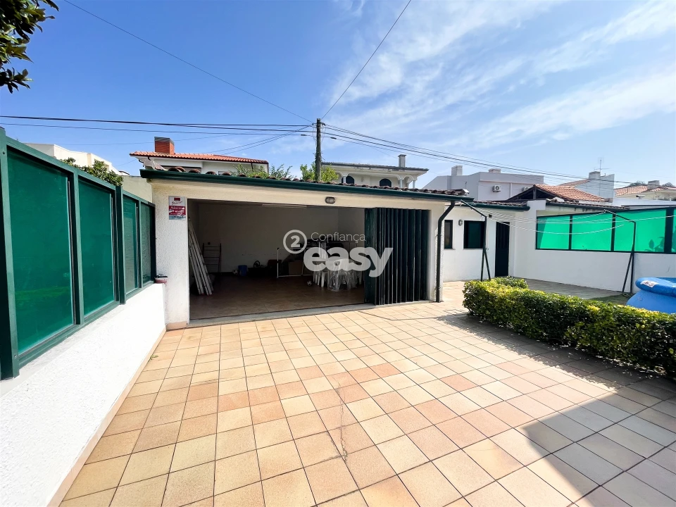 Moradia T5 para Venda em Arvore Foto 51