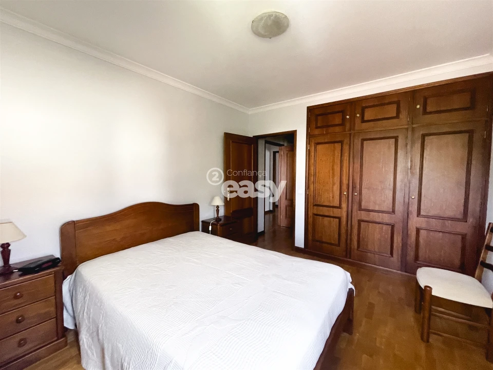 Moradia T5 para Venda em Arvore Foto 16