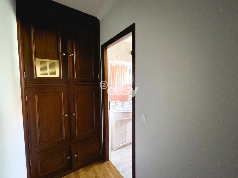 Moradia T5 para Venda em Arvore Foto 13