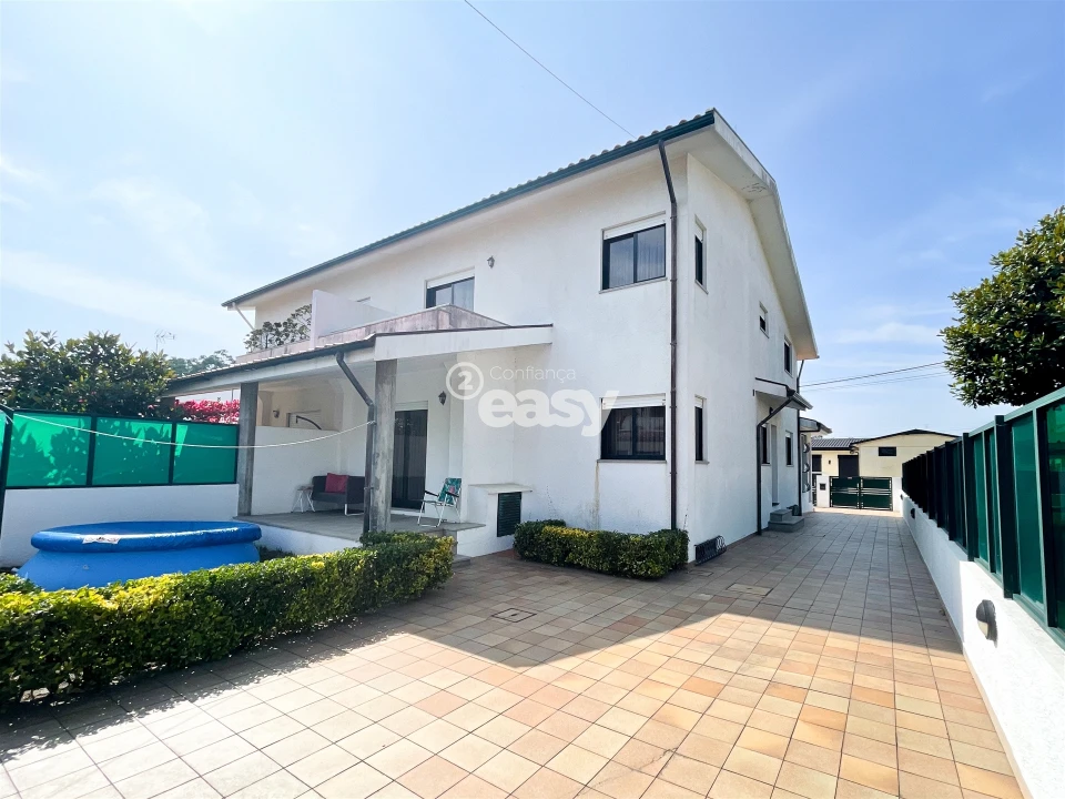 Moradia T5 para Venda em Arvore Foto 61